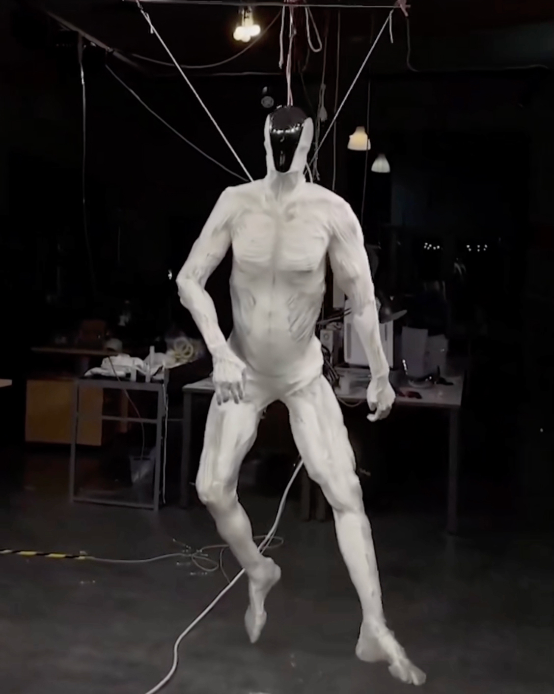 波兰公司Clone Robotics发布双足肌肉骨骼机器人protoclone V1